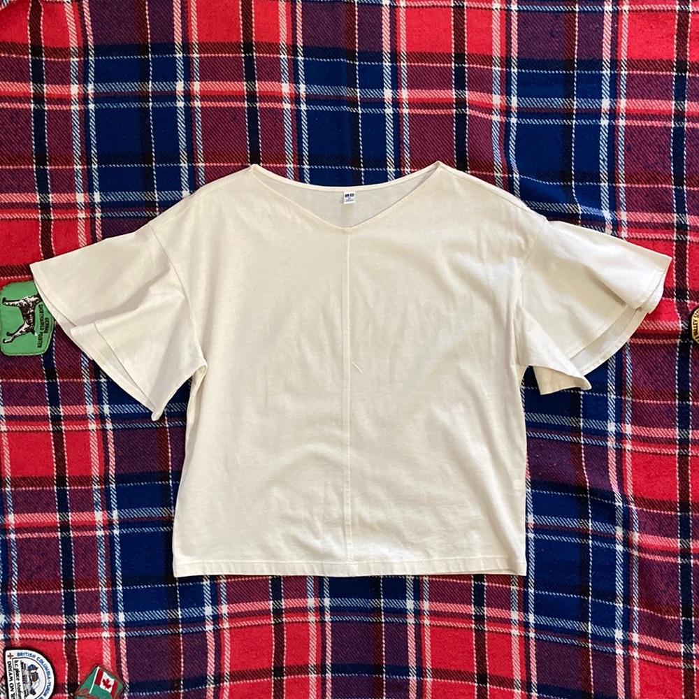 Uniqlo Ruffle Sleeve Tshirt/Blouse